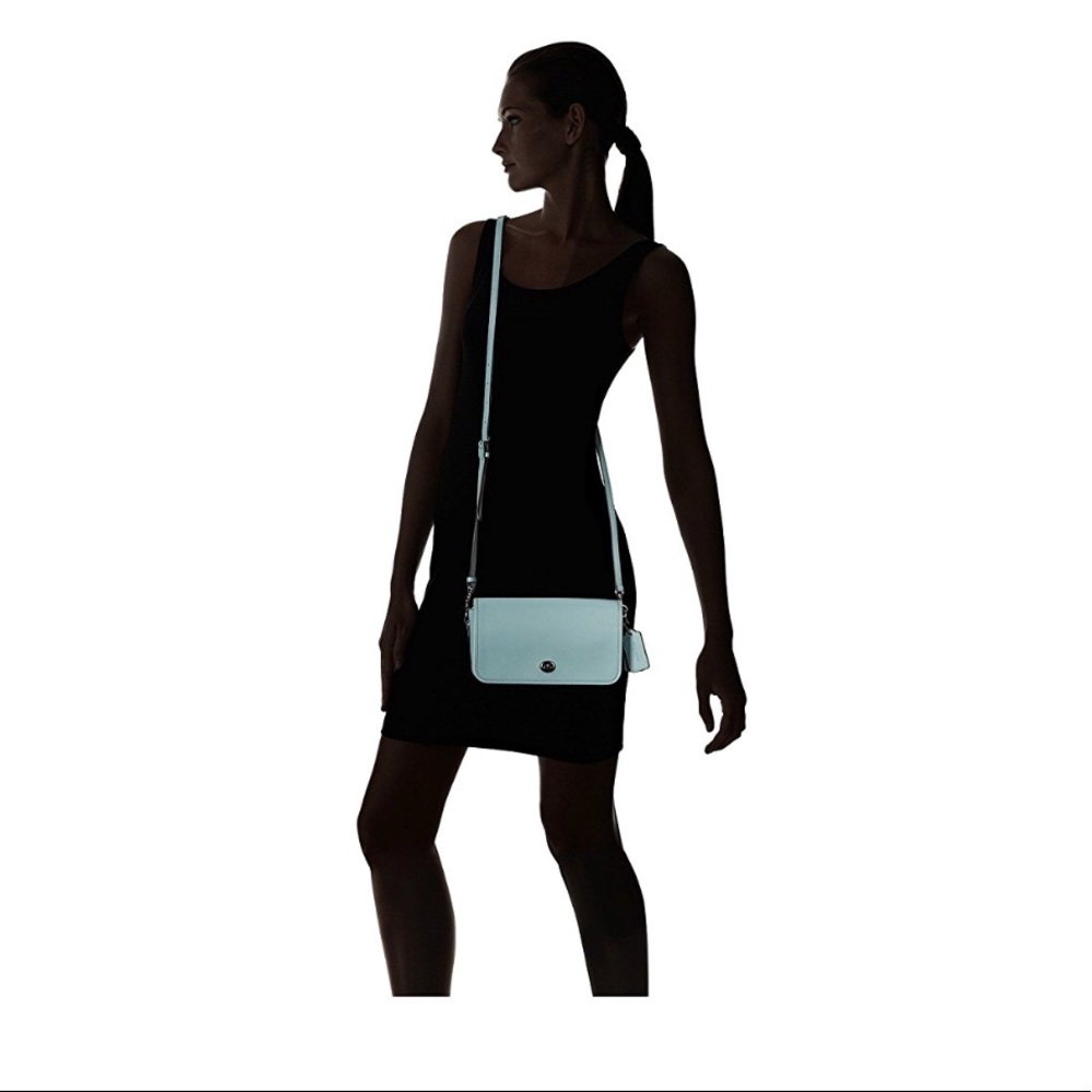 HP🎉✨Authentic Coach Turnlock Crossbody✨ - Picture 7 of 8